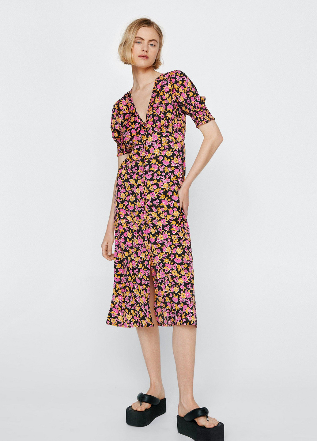 Черное кэжуал платье Nasty Gal с цветочным принтом