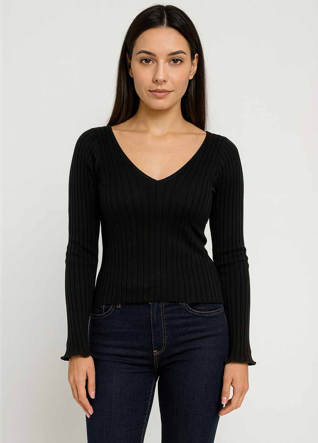 Черный демисезонный пуловер пуловер Sassofono