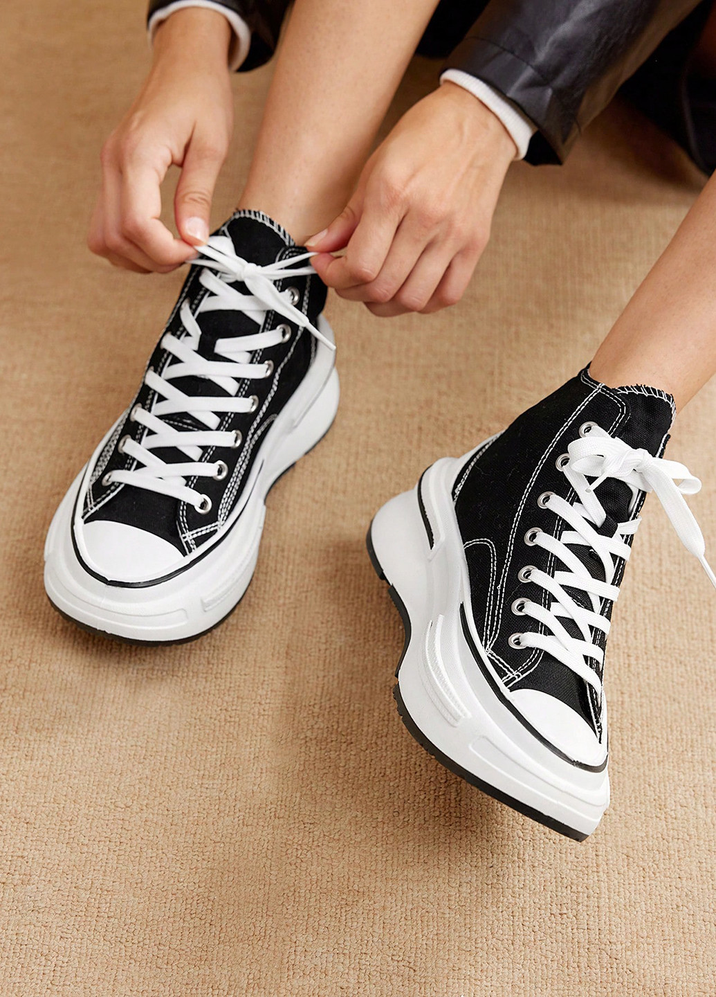 Черные кроссовки SHEIN