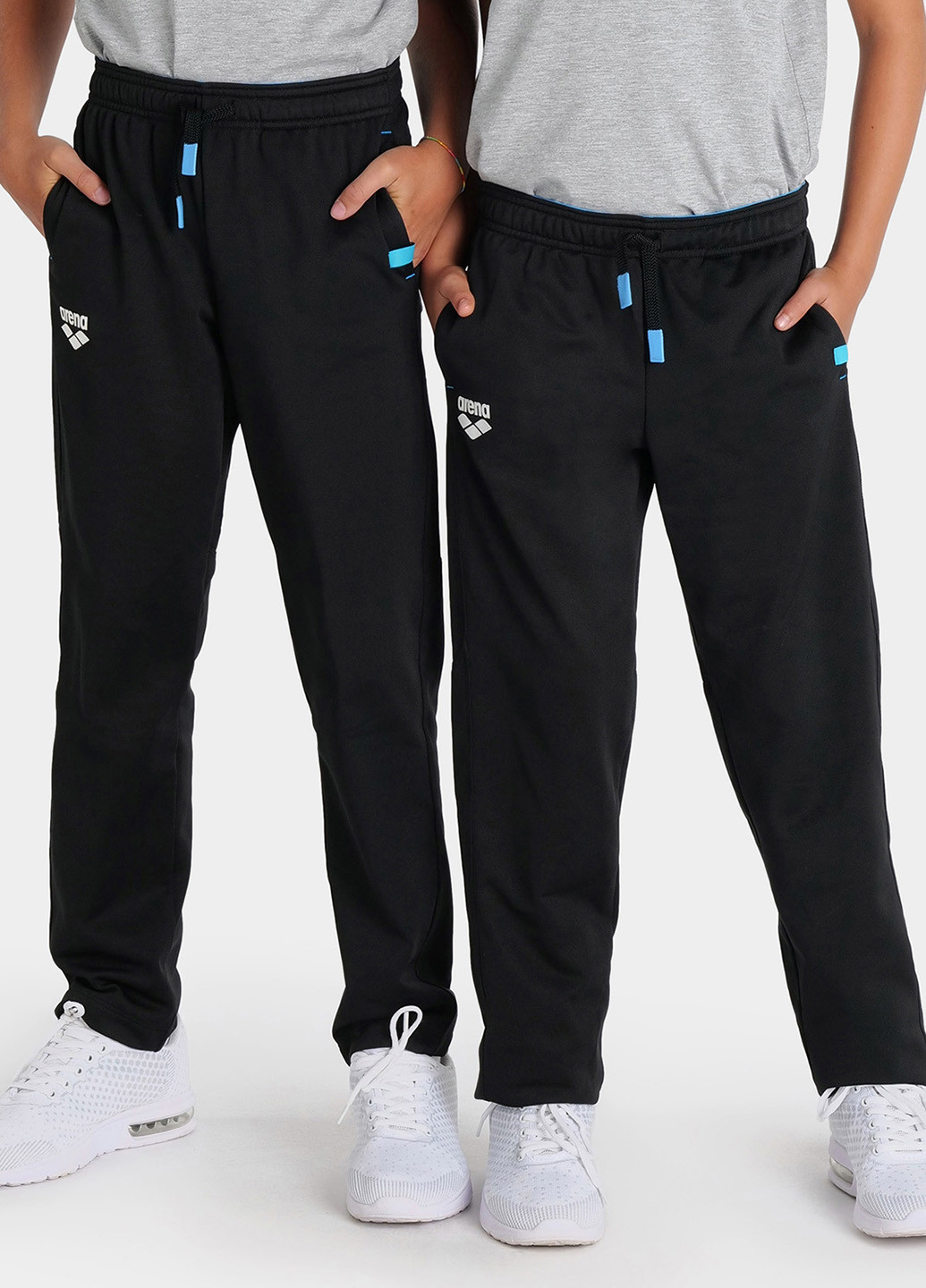 Черные спортивные демисезонные прямые брюки Arena