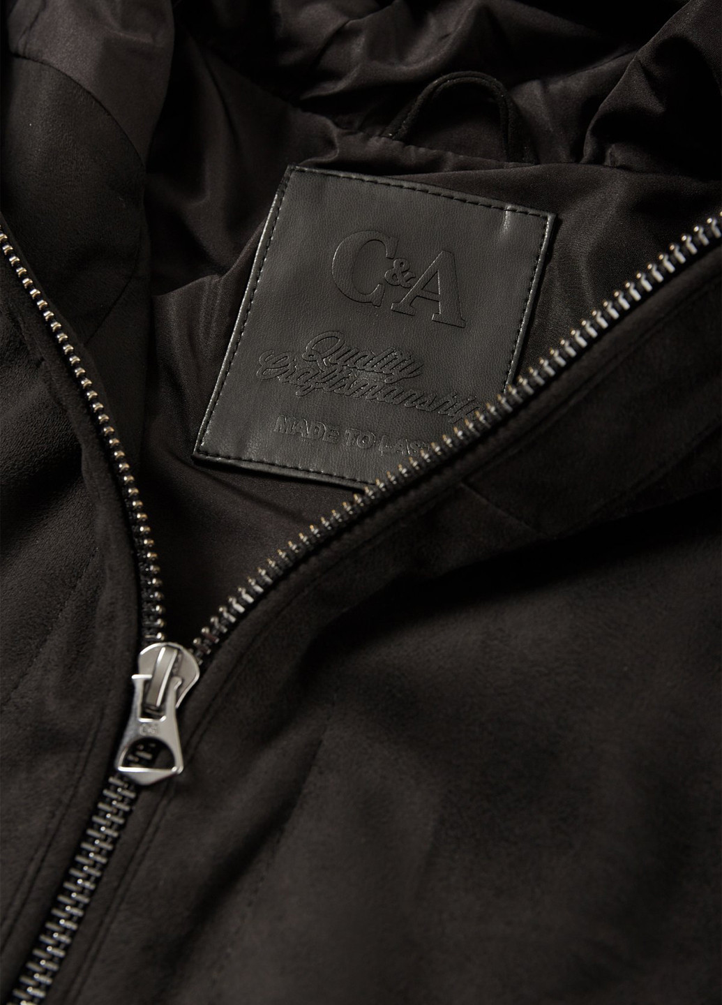 Чорна демісезонна вітровка C&A