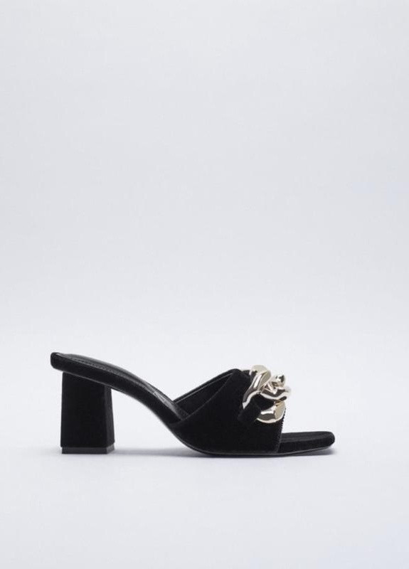 Черные шафе бархатные босоножки на каблуке с цепочкой Zara