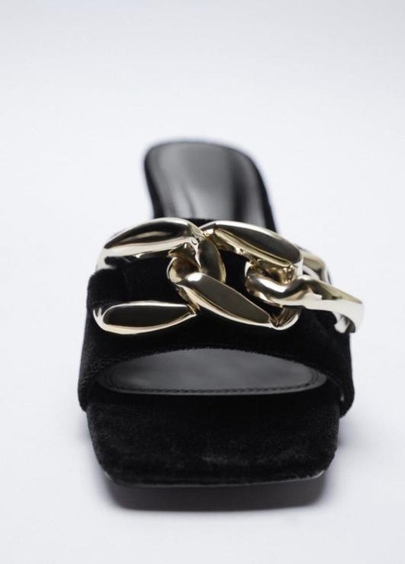 Черные шафе бархатные босоножки на каблуке с цепочкой Zara