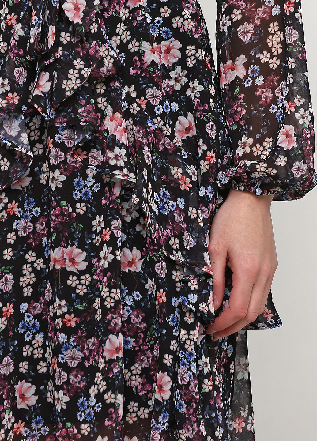 Черное кэжуал платье а-силуэт MCG Collection с цветочным принтом