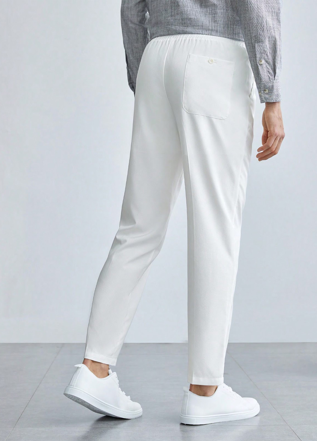 Белые кэжуал демисезонные зауженные брюки SHEIN