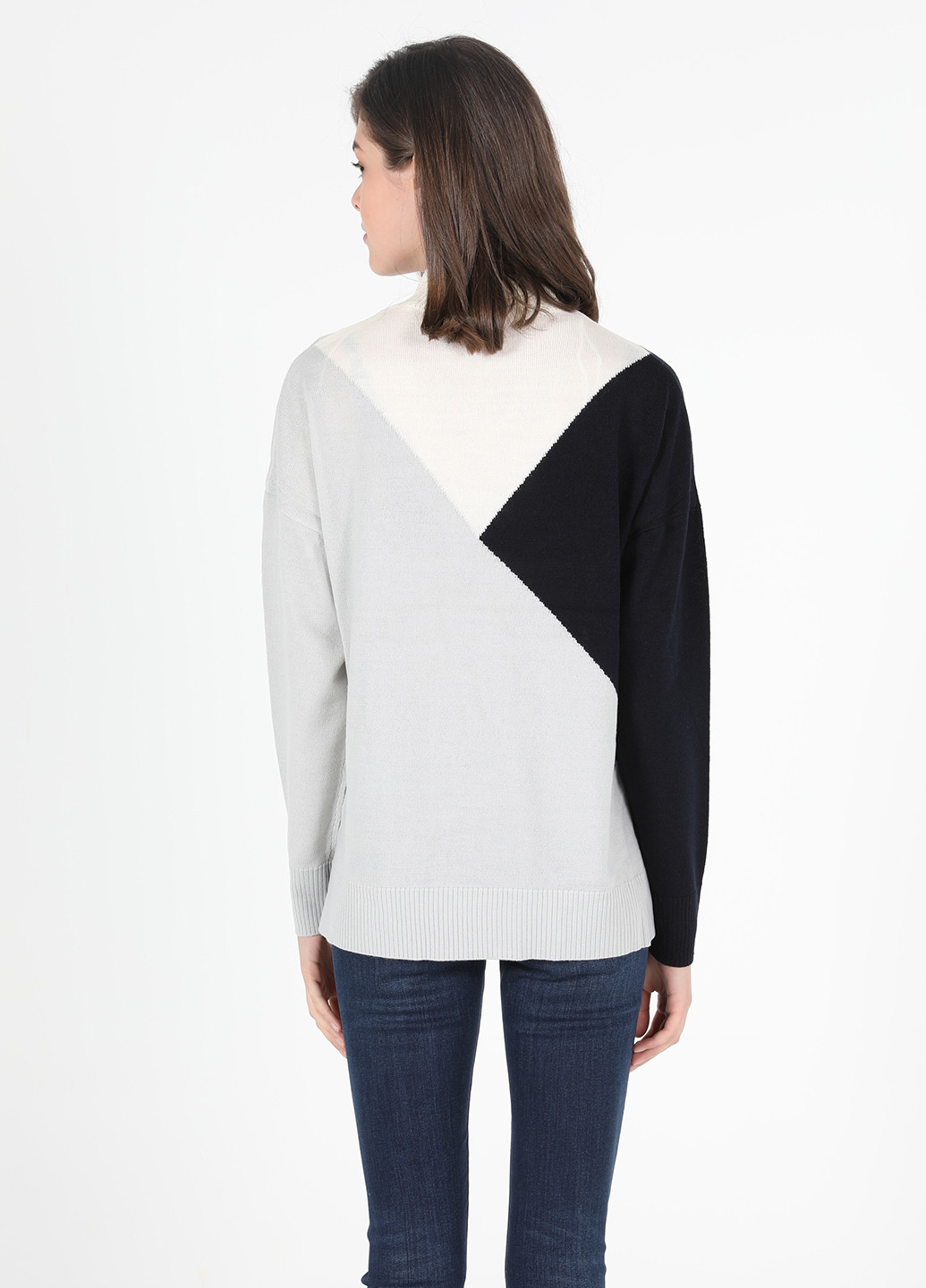 Светло-серый зимний свитер джемпер Colin's