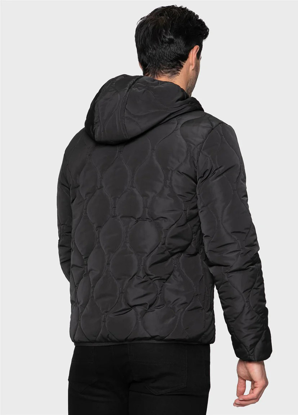 Чорна демісезонна куртка Threadbare