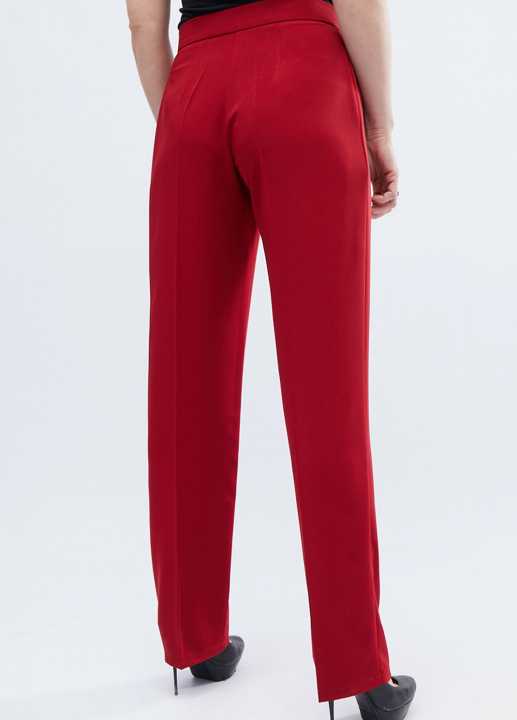 Красные классические демисезонные брюки Carica