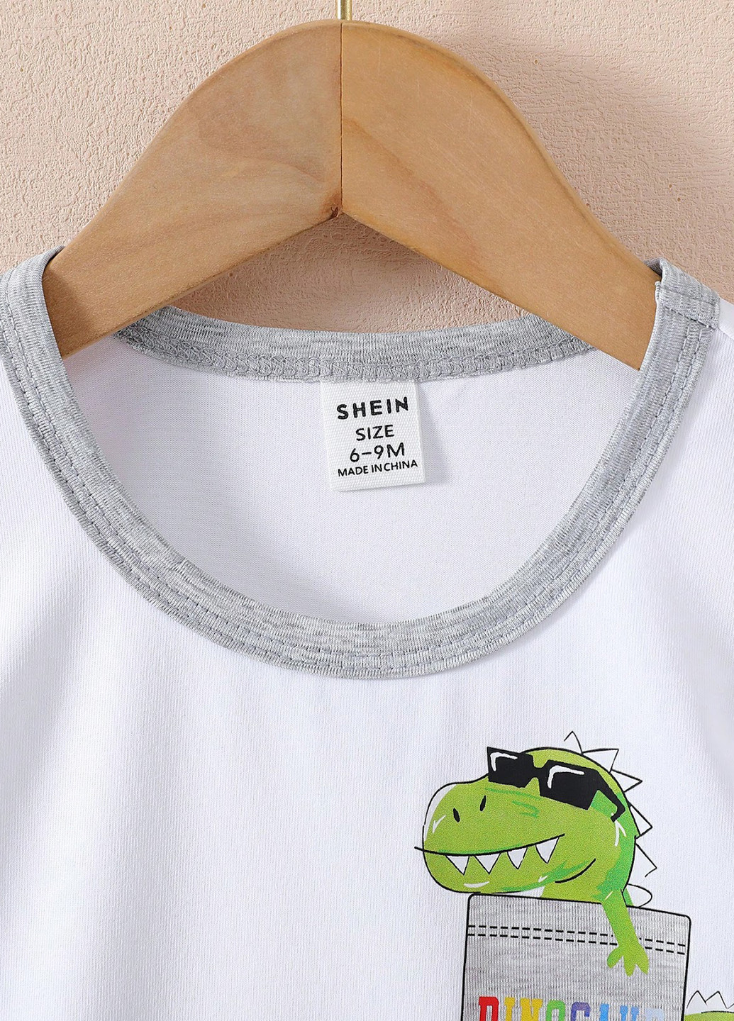 Комбінований літній костюм (футболка, шорти) з шортами SHEIN