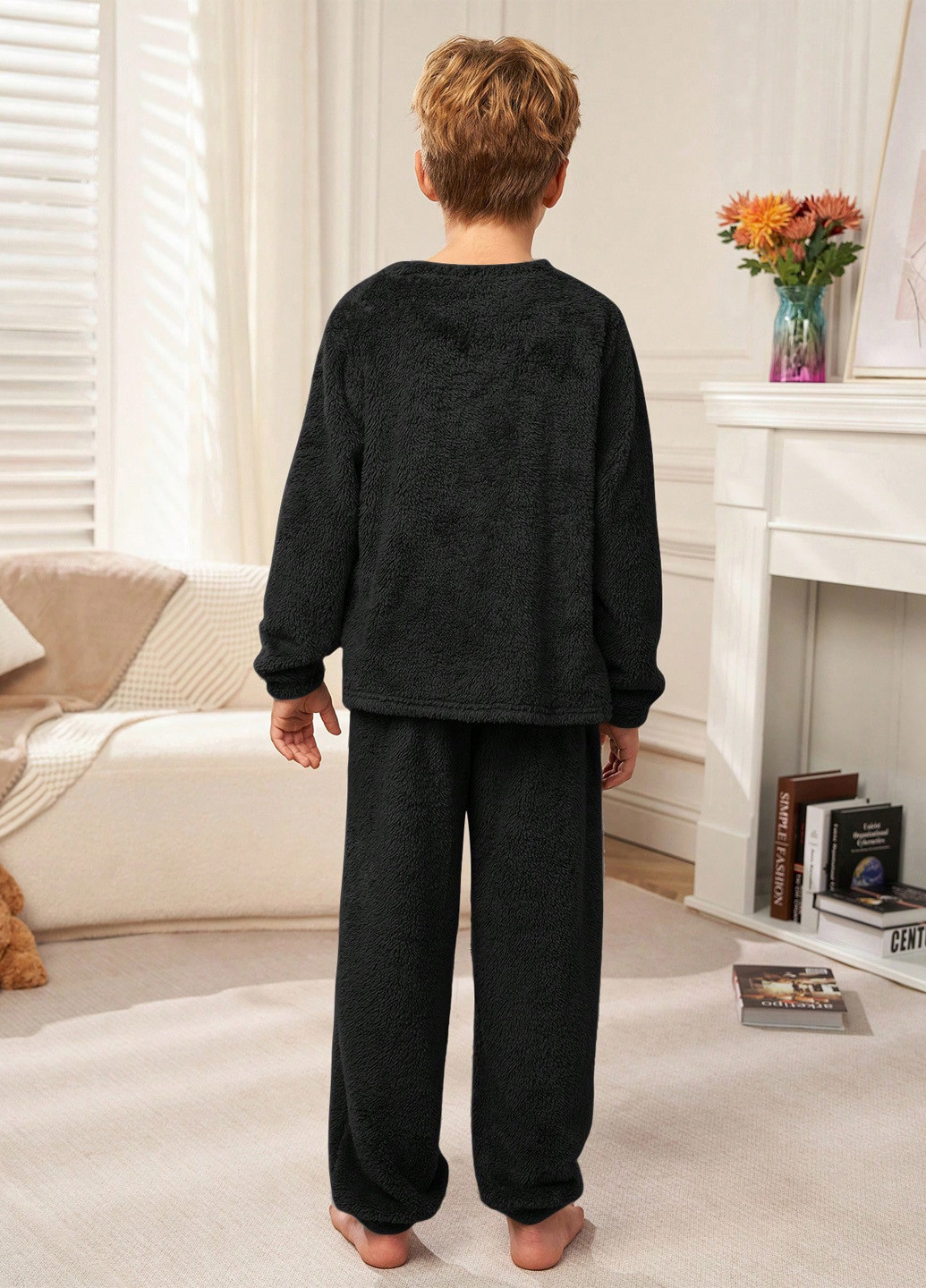 Черная зимняя пижама (свитшот, брюки) SHEIN