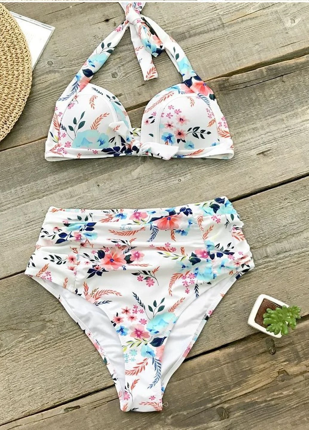 Белый летний купальник CUPSHE