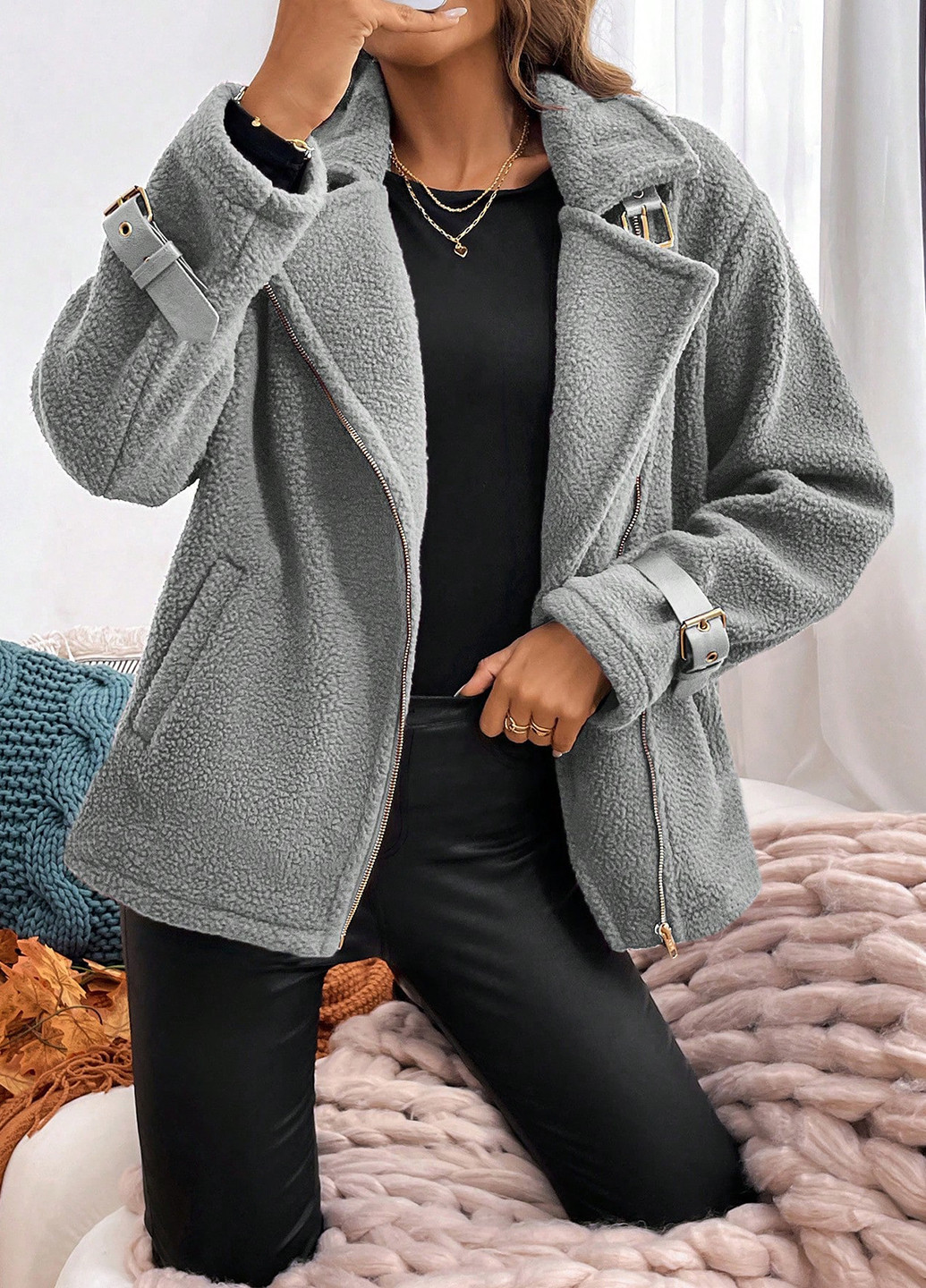 Серая зимняя куртка косуха SHEIN