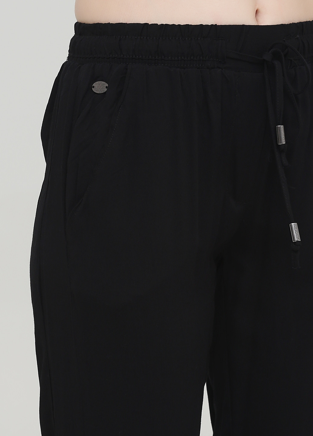 Черные кэжуал демисезонные зауженные брюки Alcott