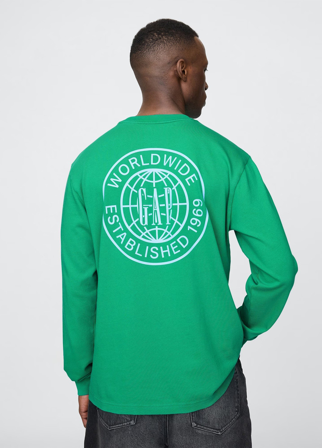 Зеленый демисезонный кэжуал лонгслив Gap с надписями