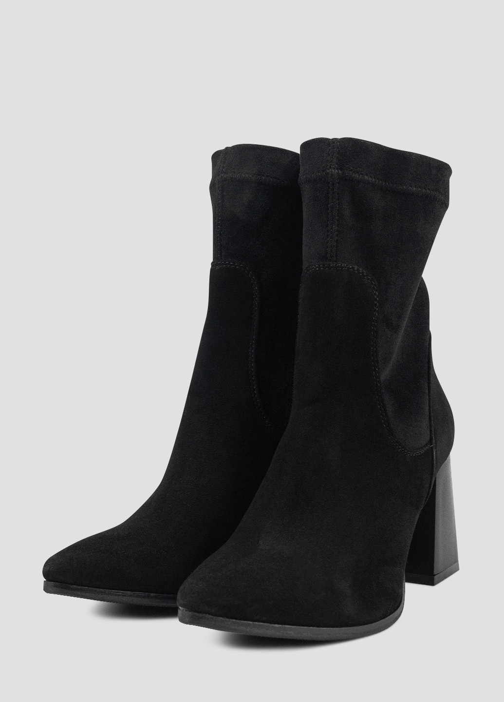 Черные осенние полусапоги Alromaro