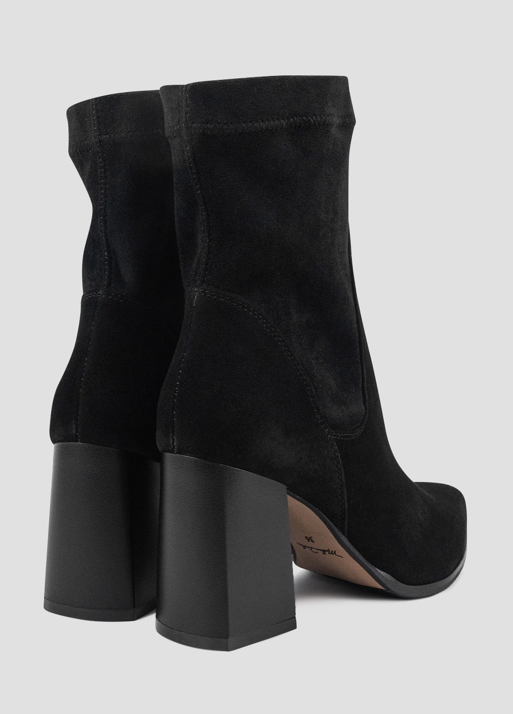 Черные осенние полусапоги Alromaro