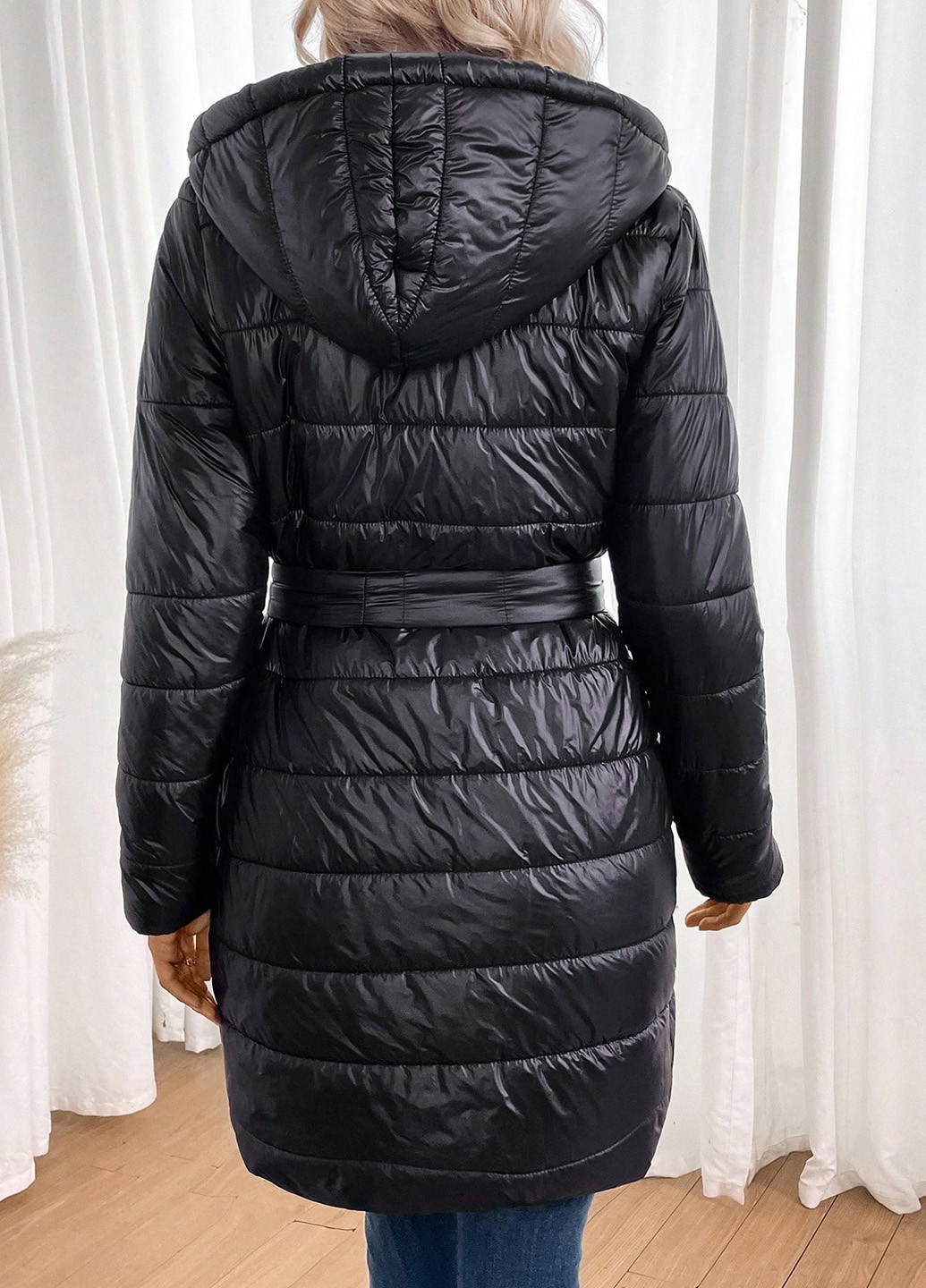 Черная демисезонная куртка SHEIN