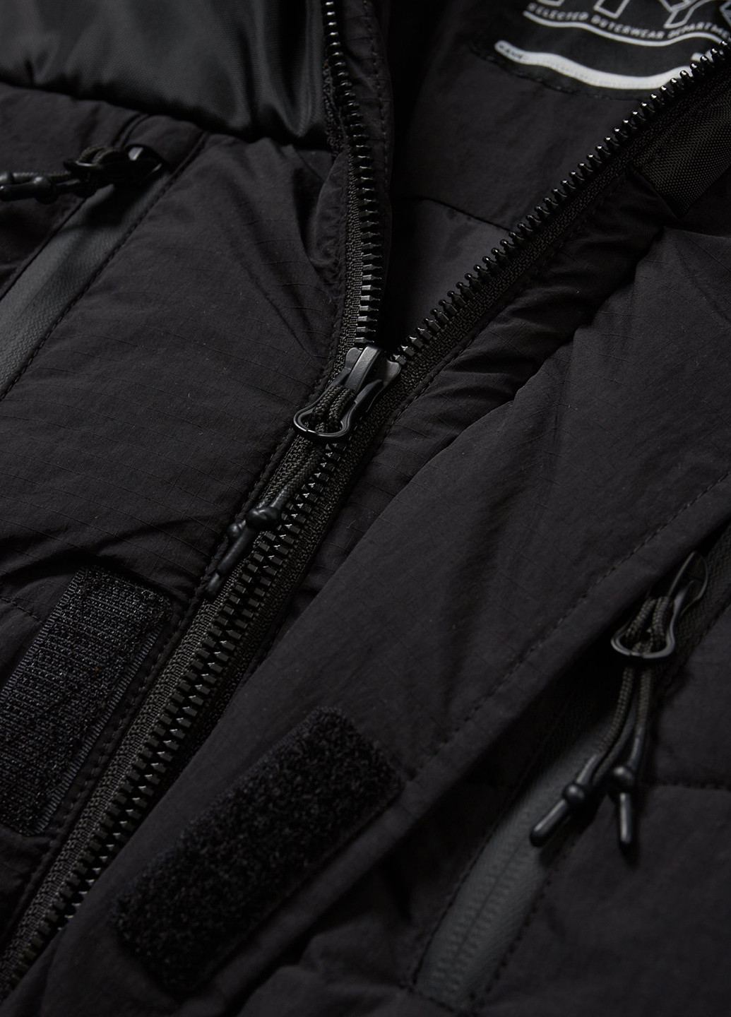 Черная демисезонная куртка C&A