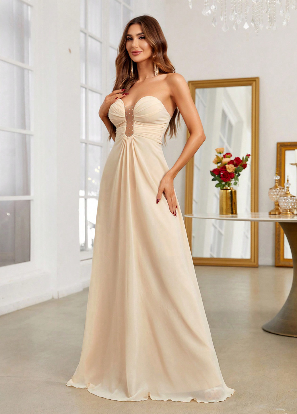 Бежевое вечернее платье с открытыми плечами, с открытой спиной SHEIN однотонное