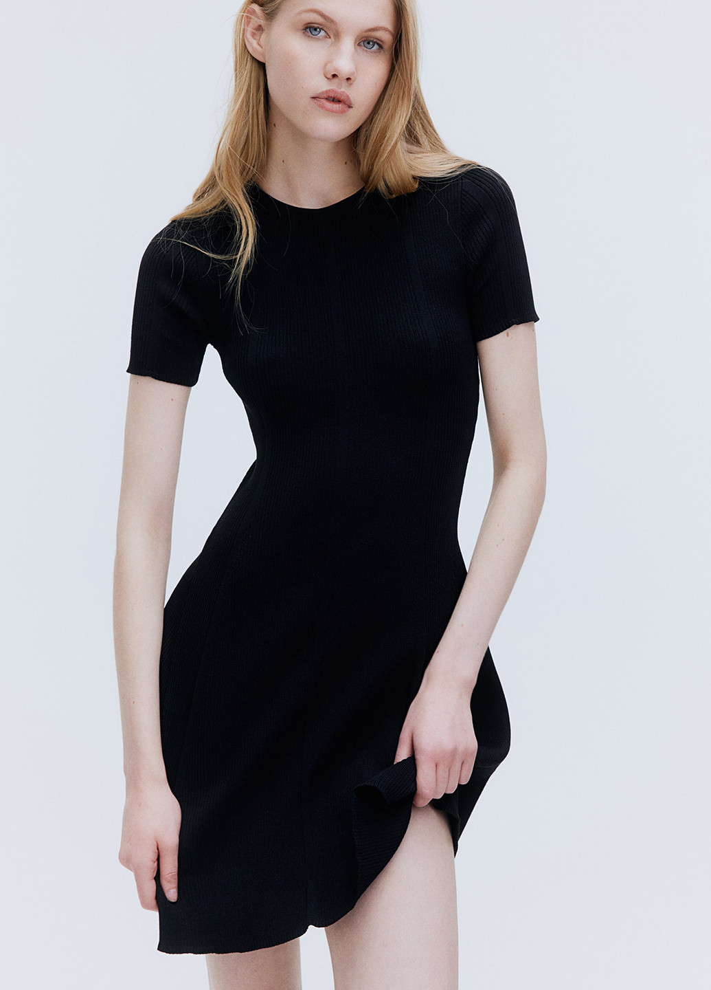 Чорна кежуал сукня H&M однотонна