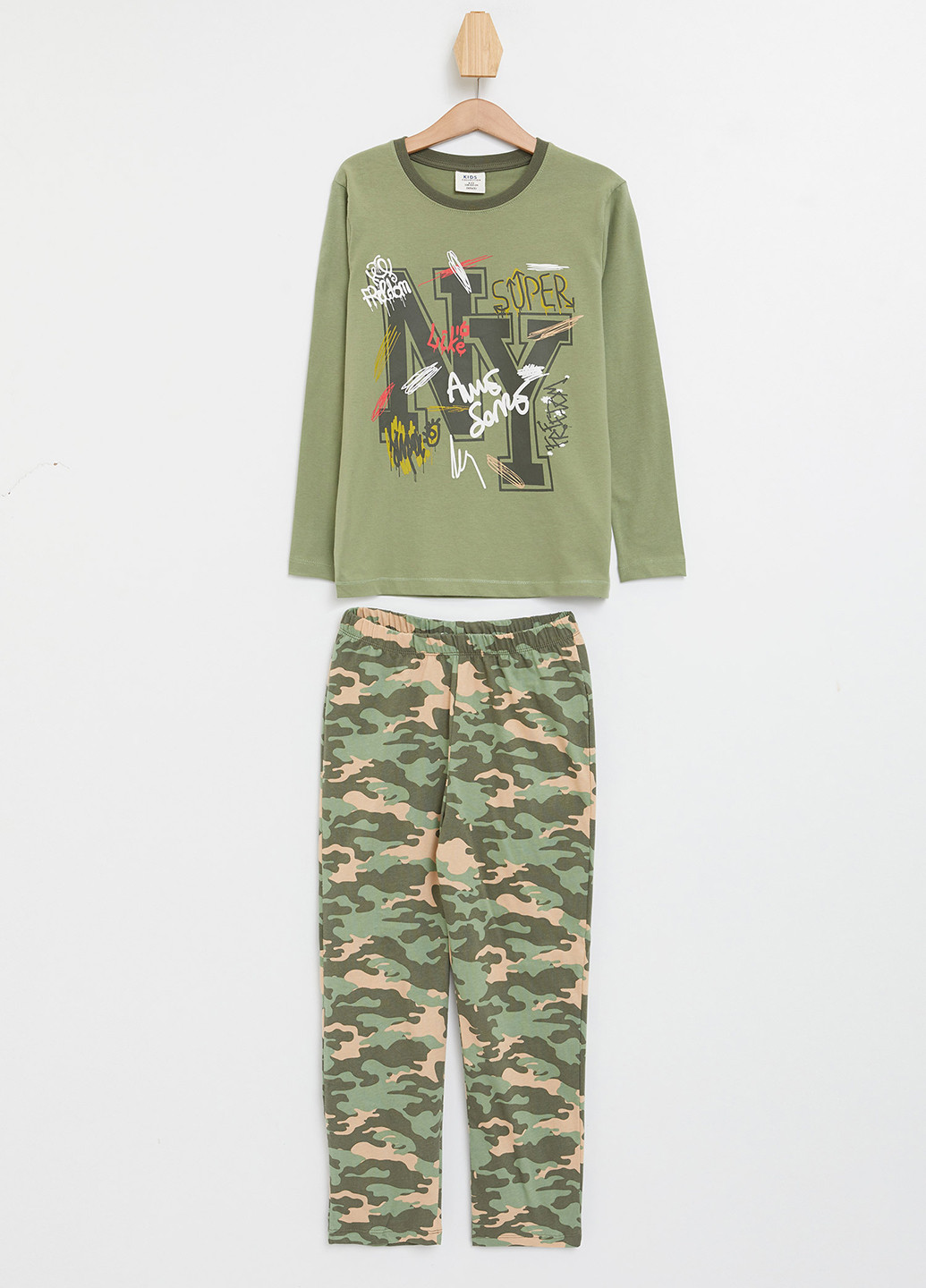 Оливковая (хаки) всесезон пижама (лонгслив, брюки) лонгслив + брюки DeFacto