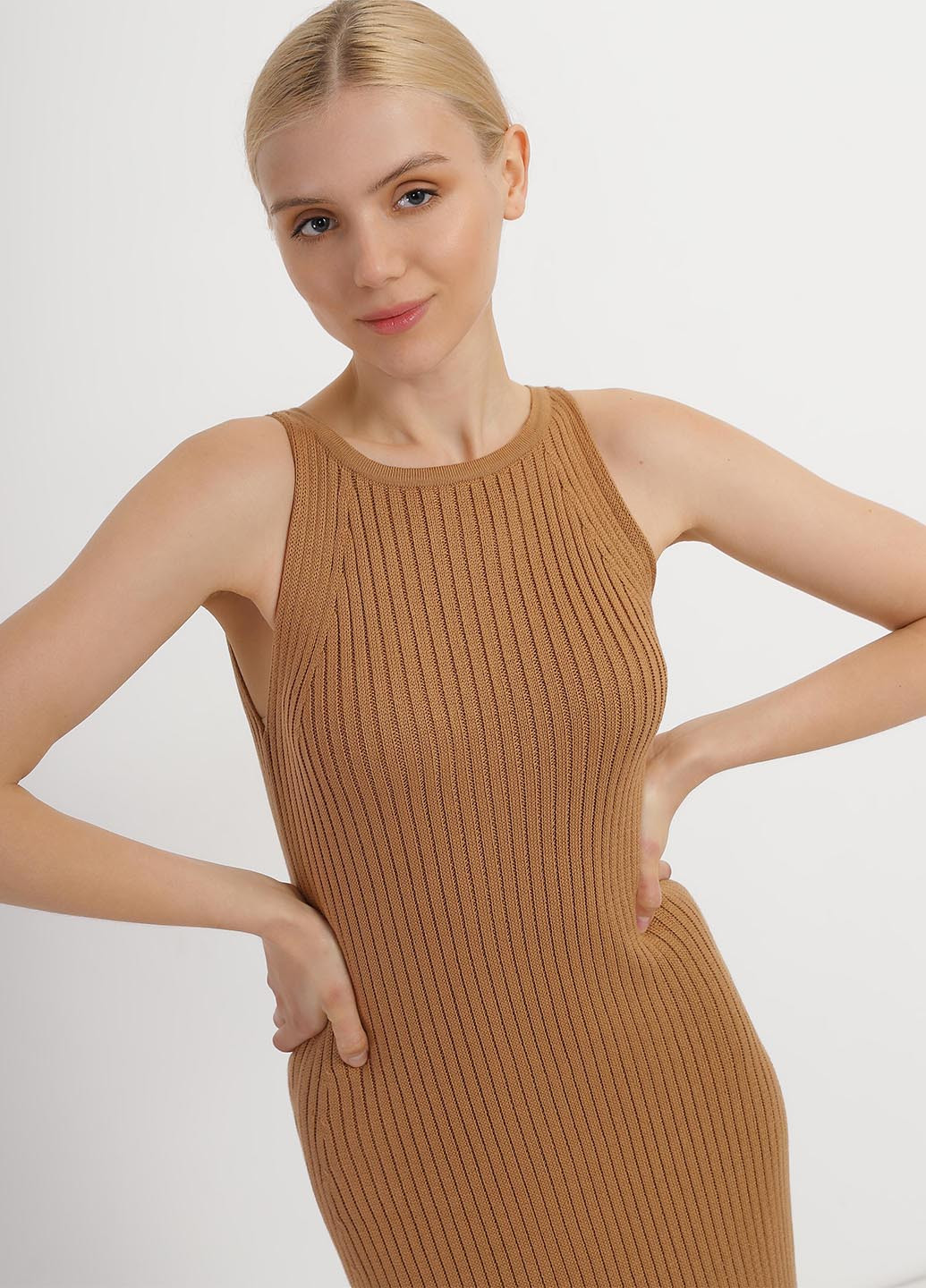 Светло-коричневое кэжуал платье футляр Sewel однотонное