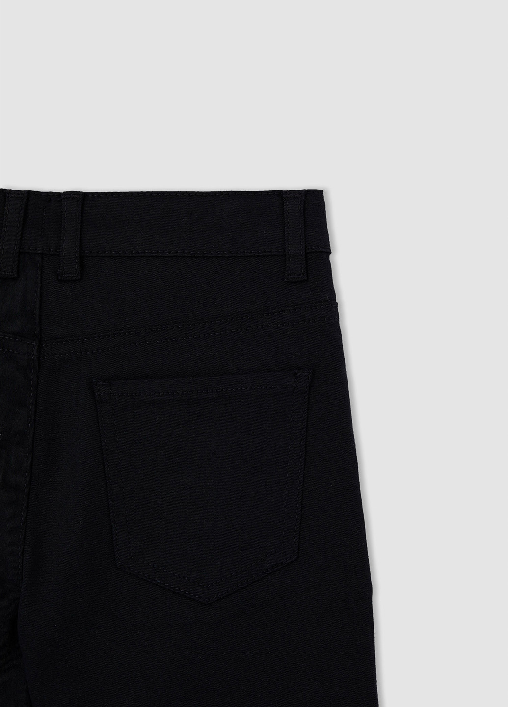 Черные кэжуал демисезонные брюки прямые DeFacto
