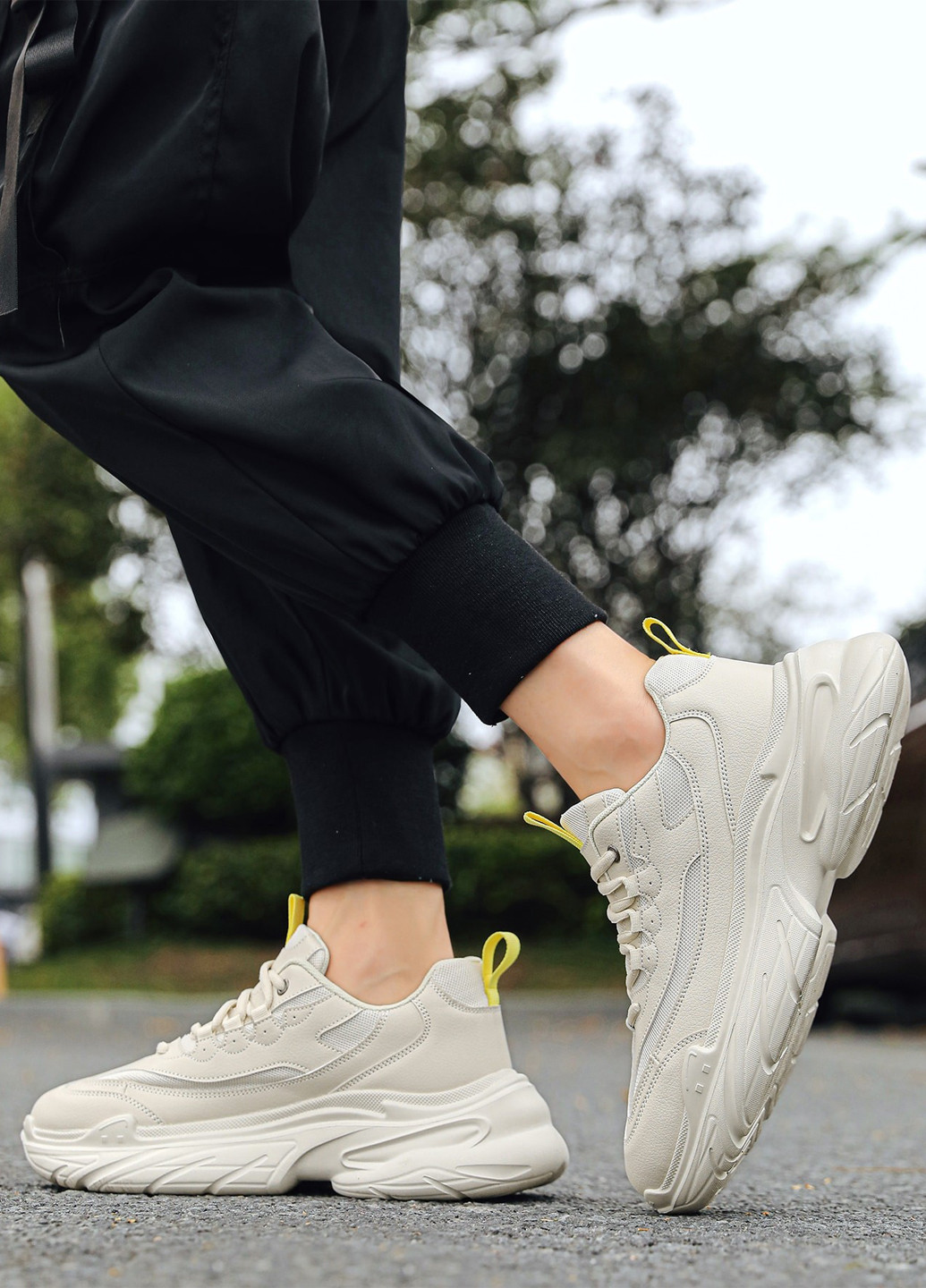 Серо-бежевые демисезонные кроссовки SHEIN