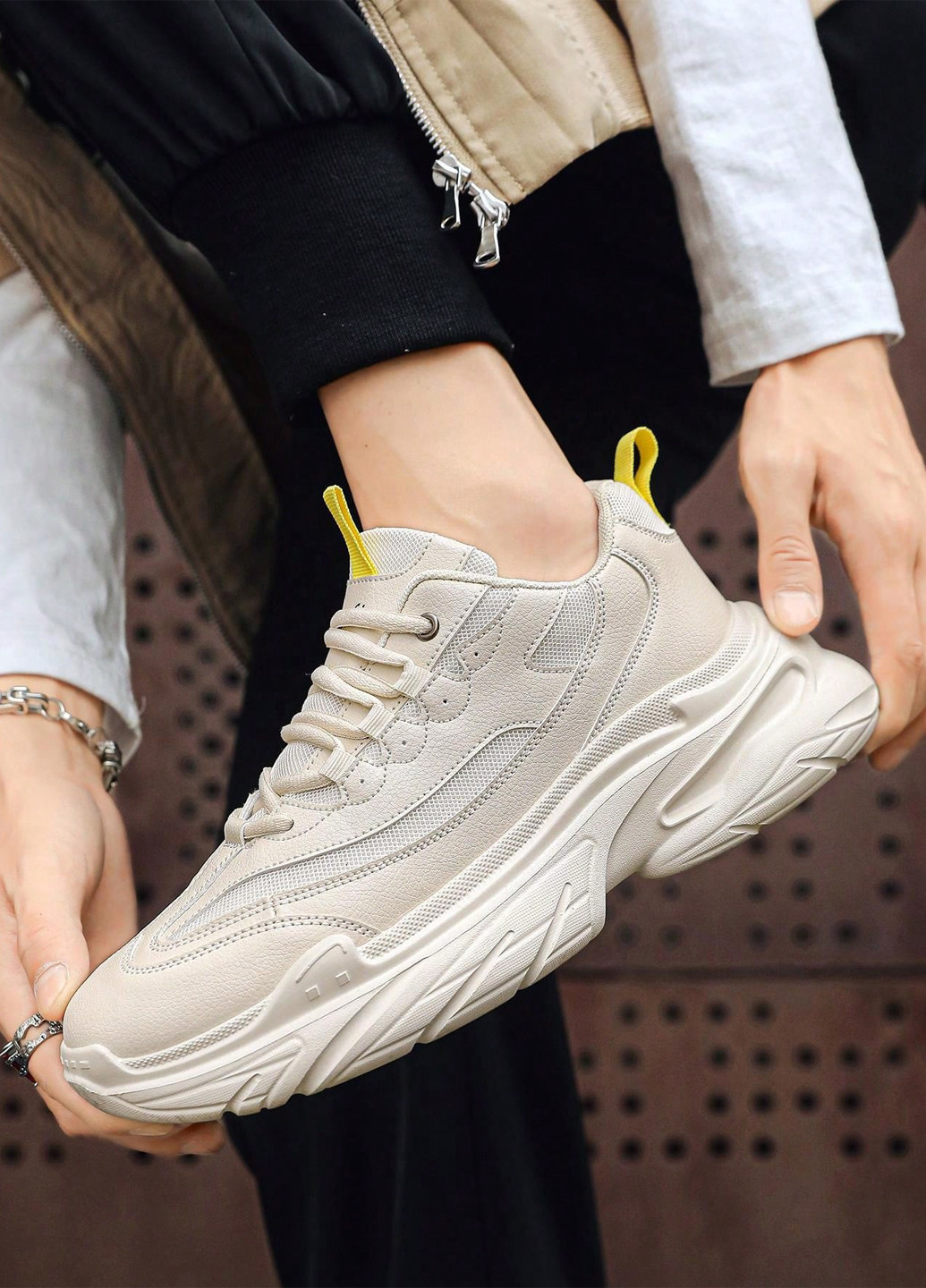 Серо-бежевые демисезонные кроссовки SHEIN