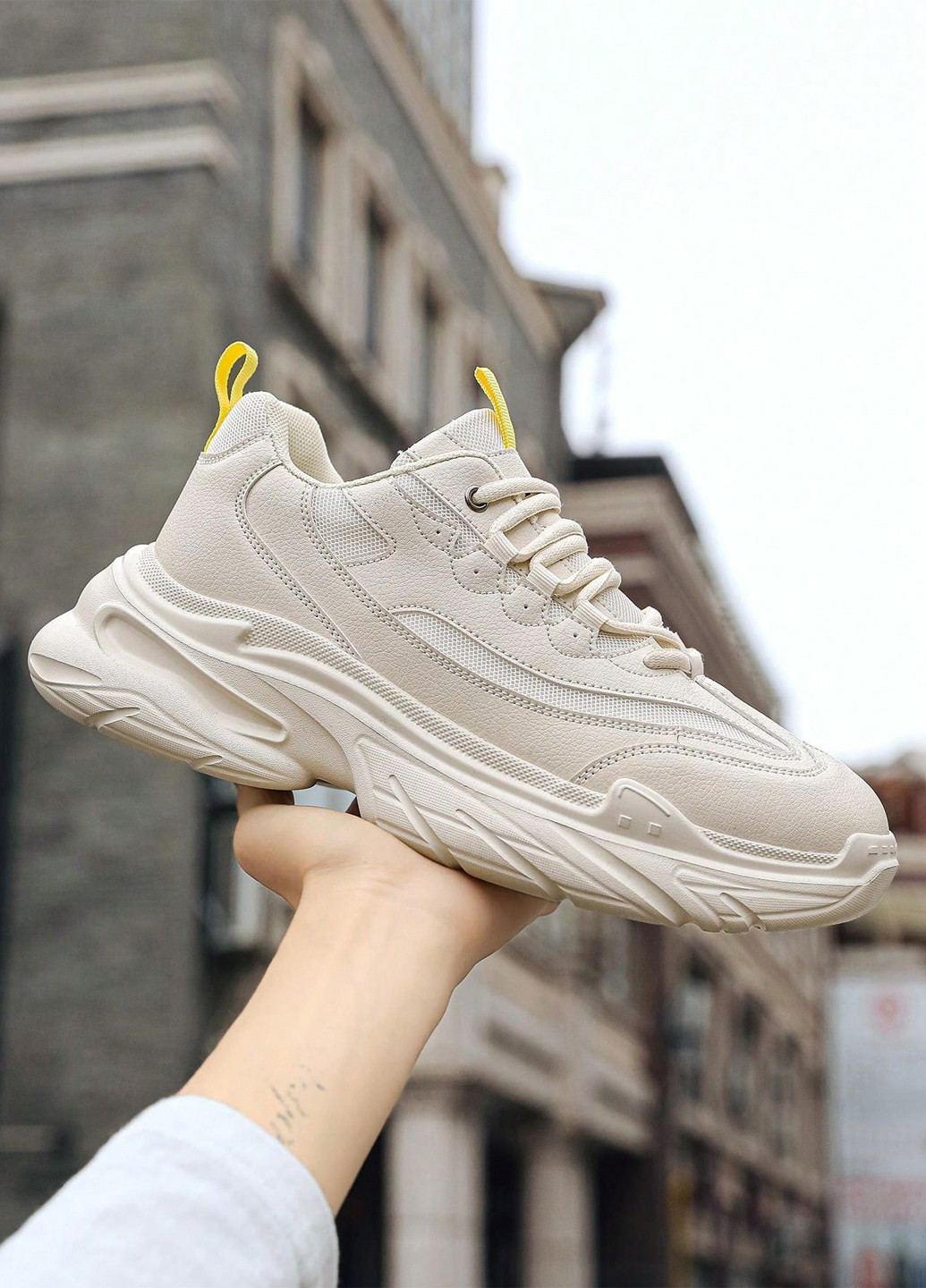 Серо-бежевые демисезонные кроссовки SHEIN