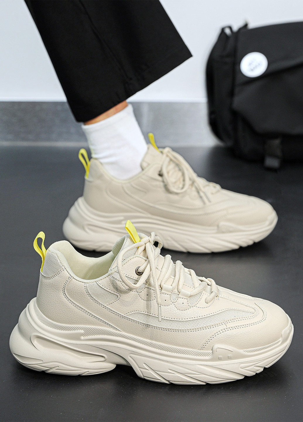 Серо-бежевые демисезонные кроссовки SHEIN