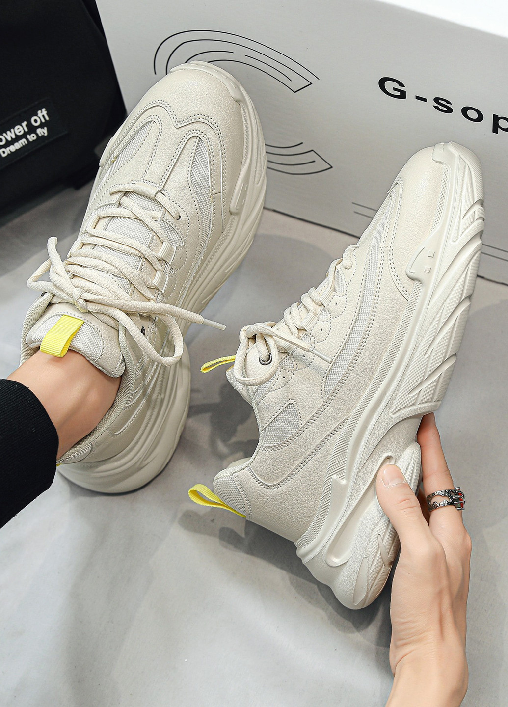 Серо-бежевые демисезонные кроссовки SHEIN