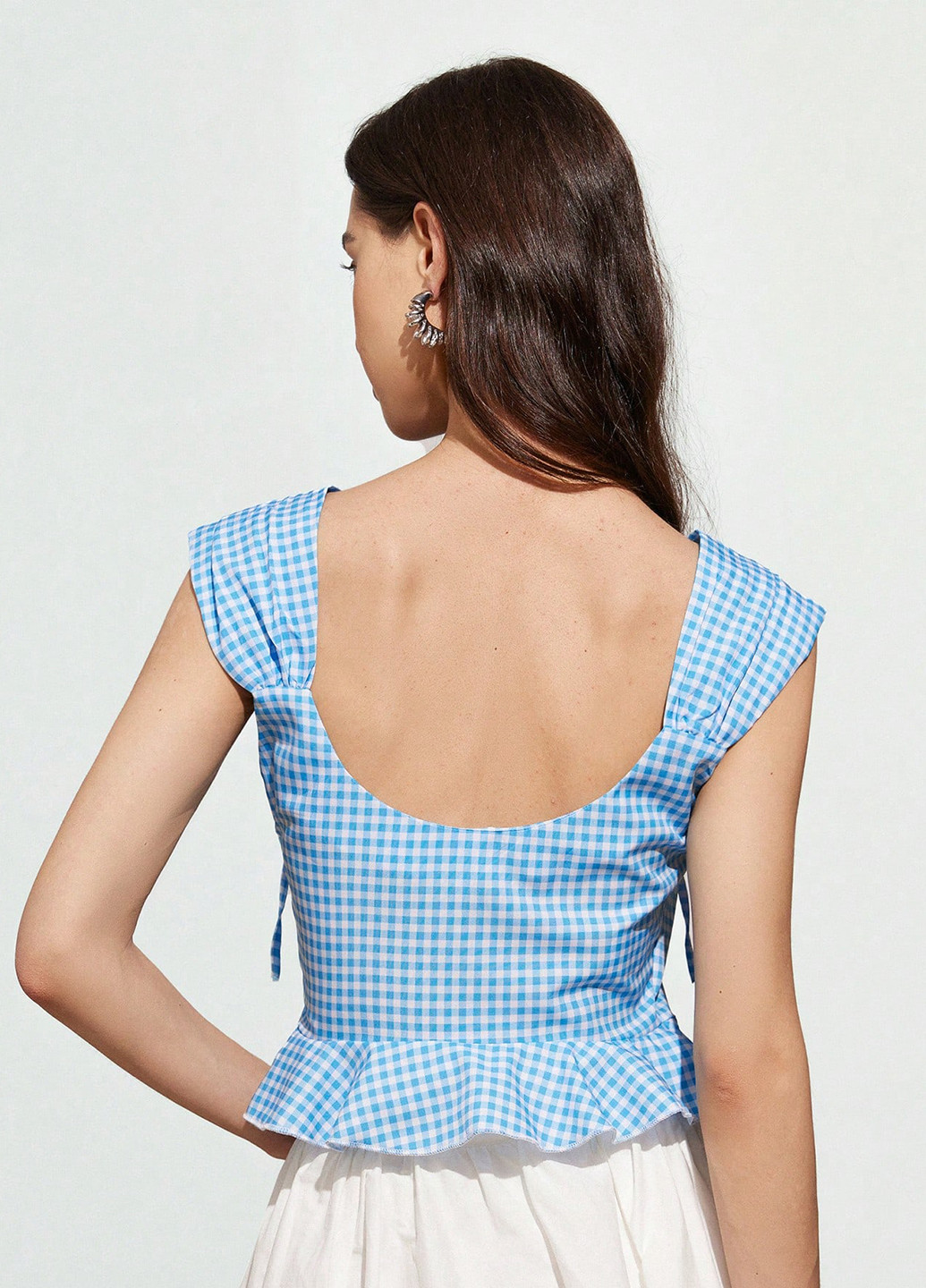 Блакитна блуза з баскою SHEIN