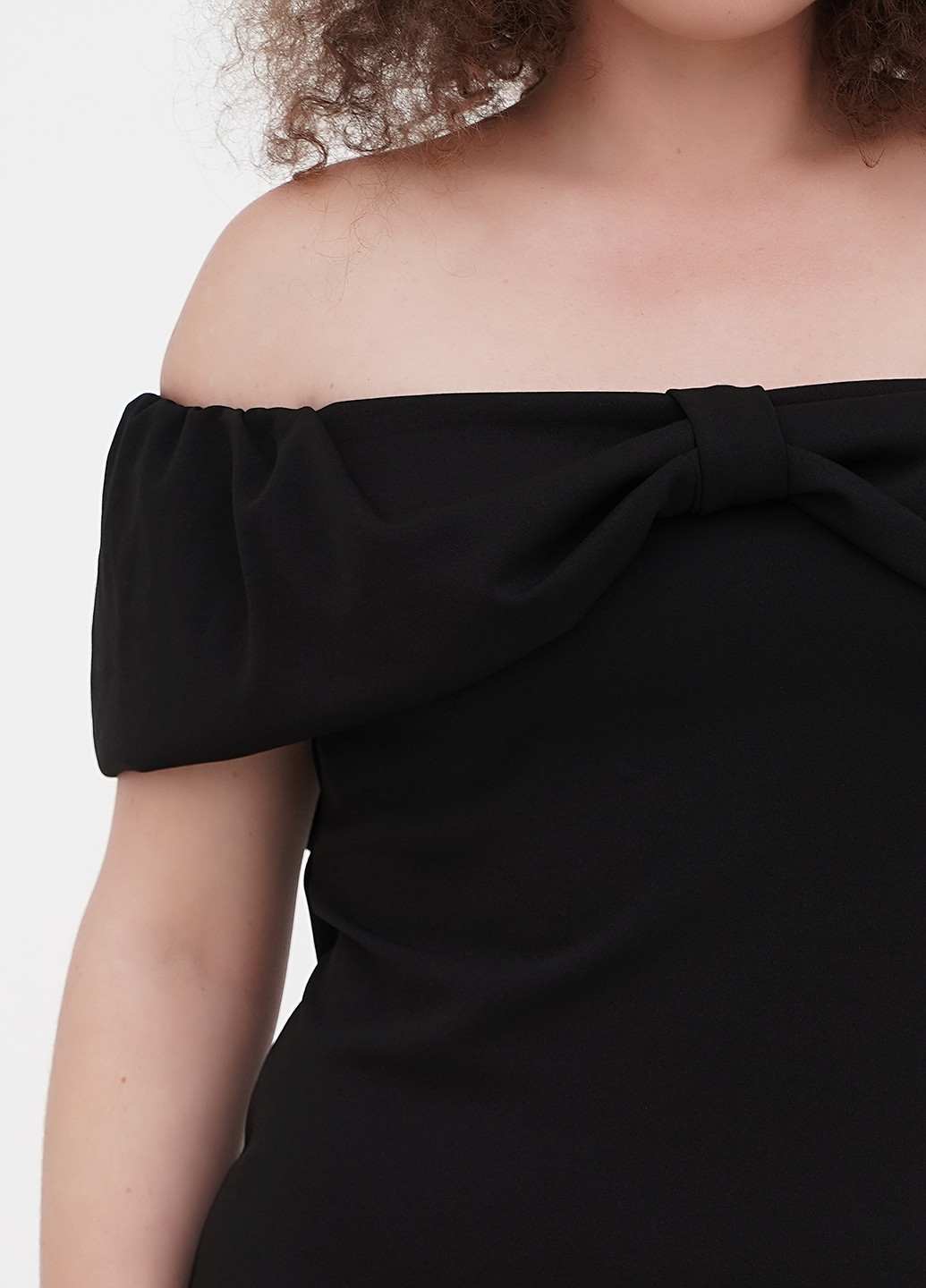 Чорна кежуал сукня з відкритими плечима Boohoo однотонна
