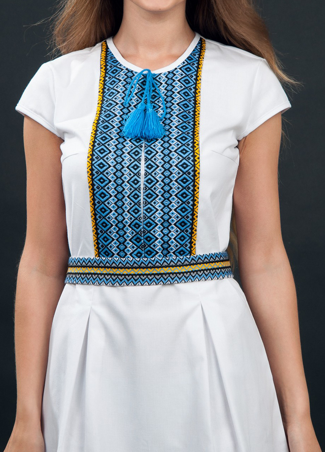 Білий кежуал плаття, сукня кльош Vyshyvanka з орнаментом
