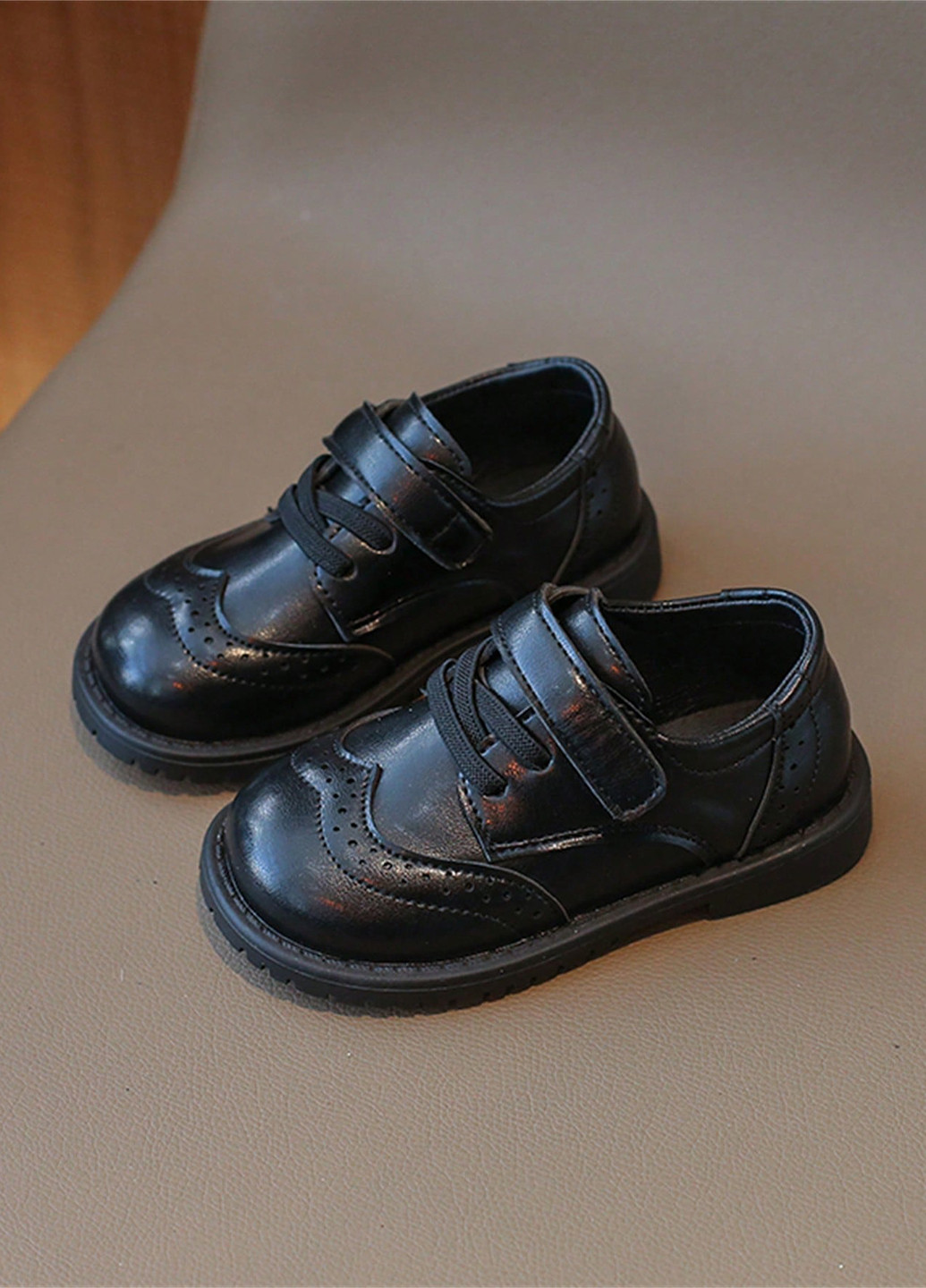 Черные туфли на липучке SHEIN