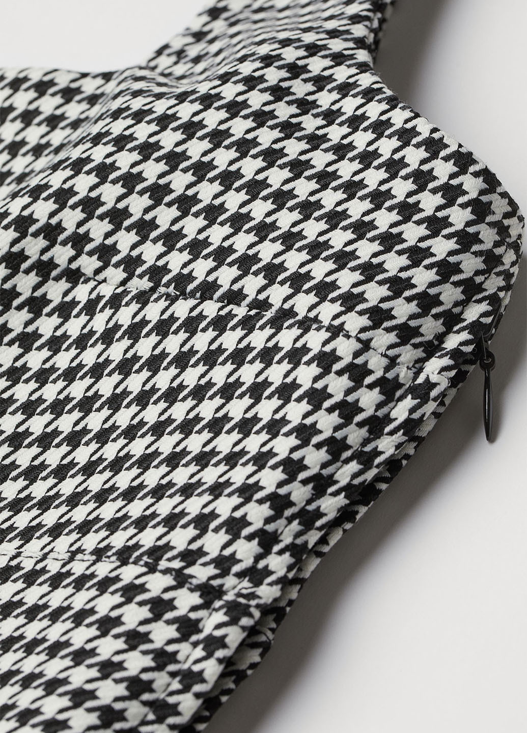 Чорно-білий кежуал сукня H&M з геометричним візерунком