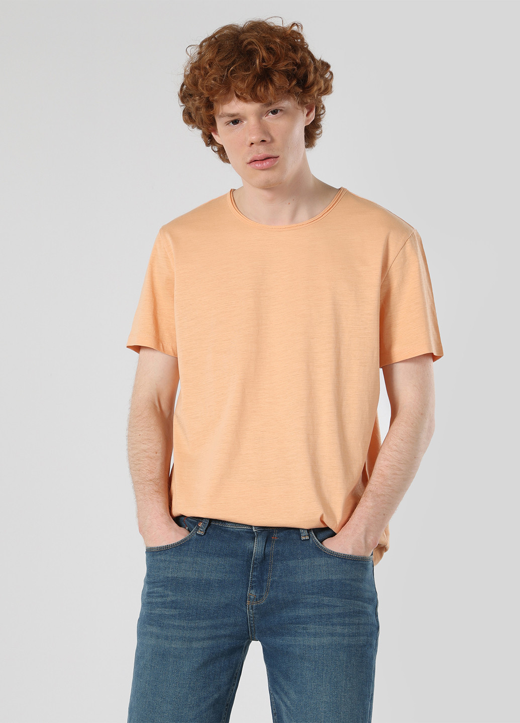 Оранжевая футболка Colin's