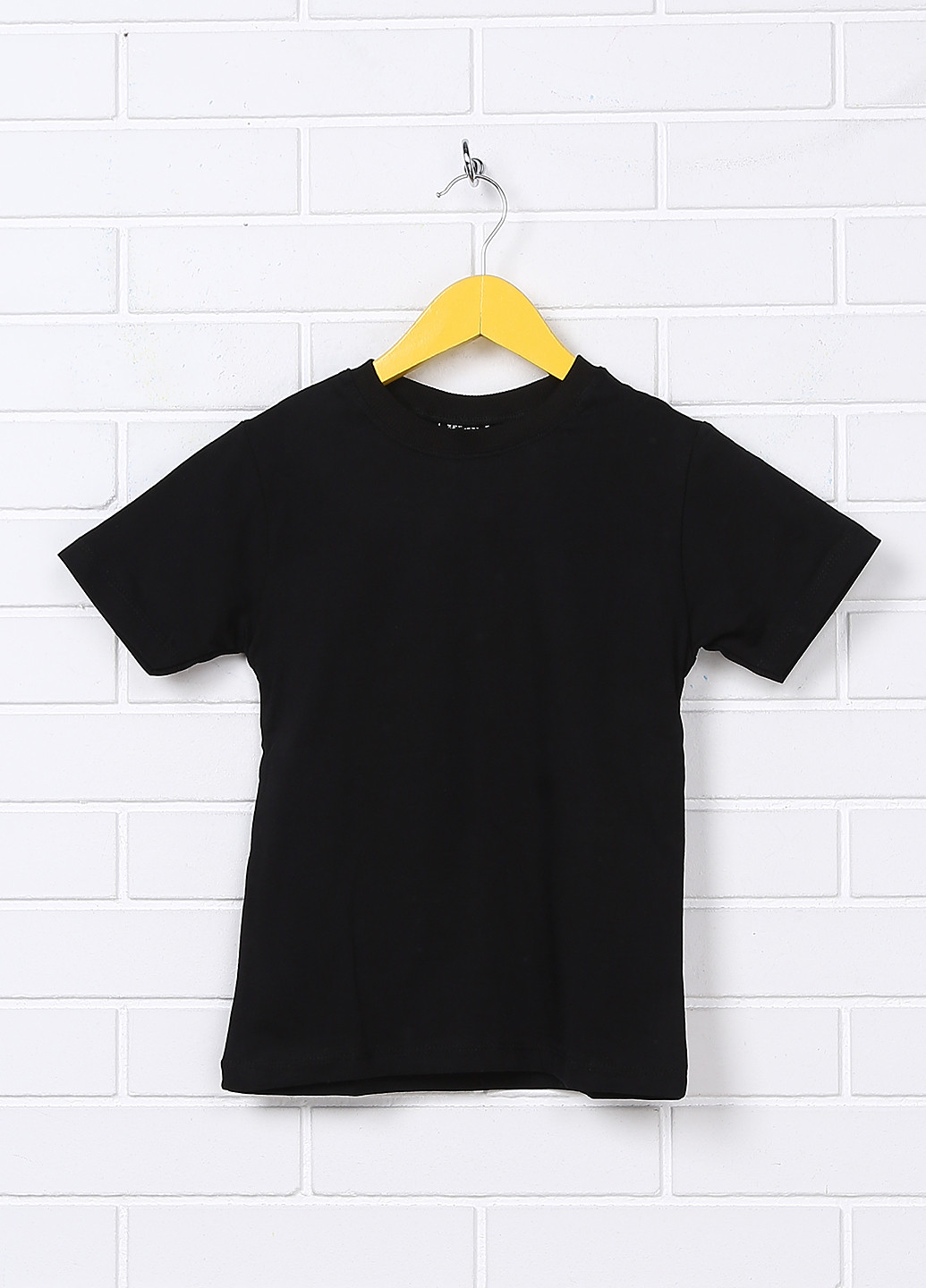 Черная летняя футболка с коротким рукавом CHN