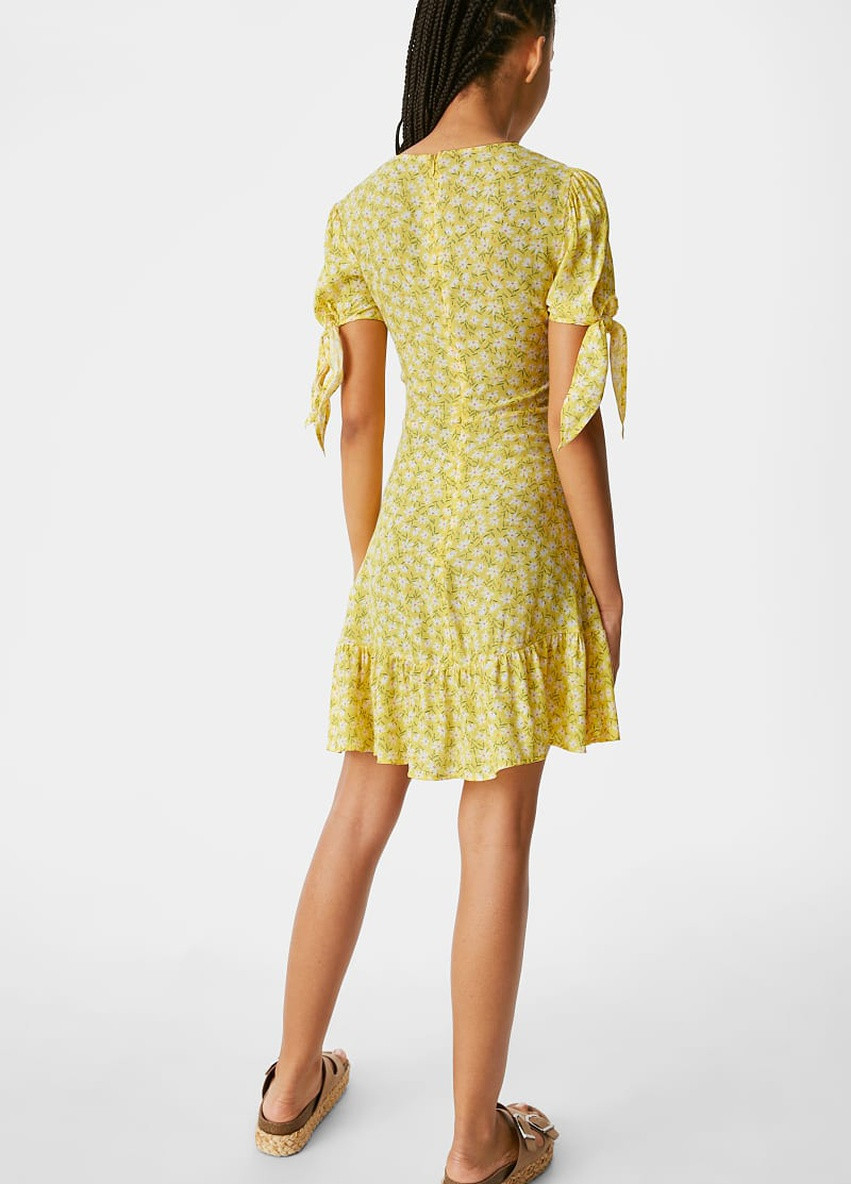 Желтое кэжуал платье C&A с цветочным принтом