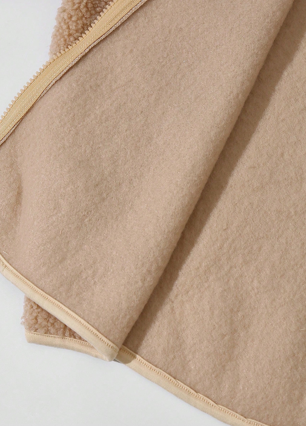 Песочная демисезонная куртка SHEIN