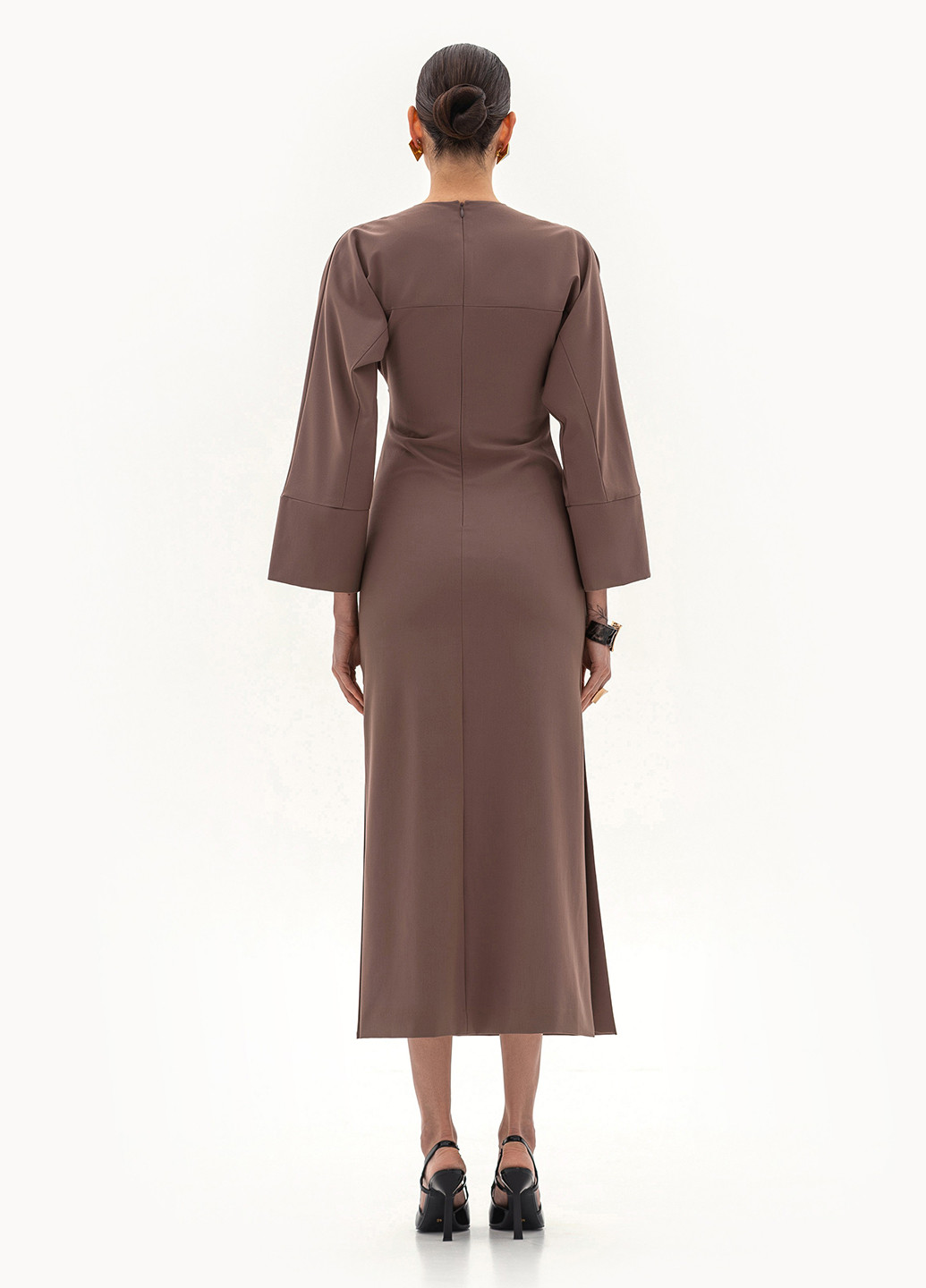 Кофейное кэжуал платье силуэтная BGL однотонное