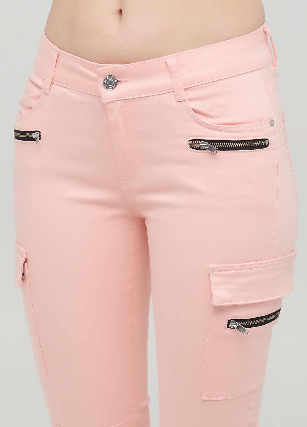 Светло-розовые кэжуал демисезонные укороченные, карго брюки Mango