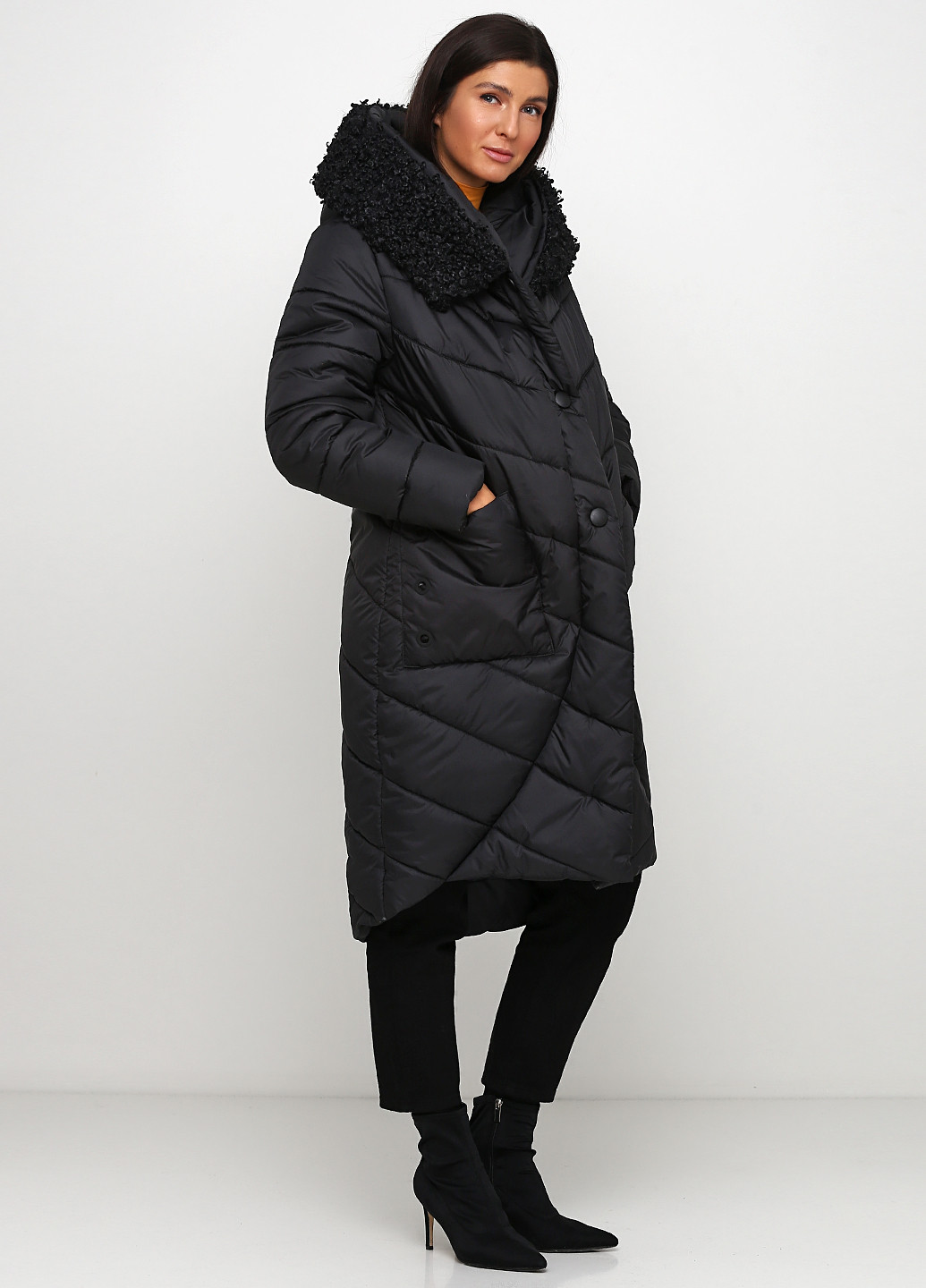 Чорна зимня куртка Aranda