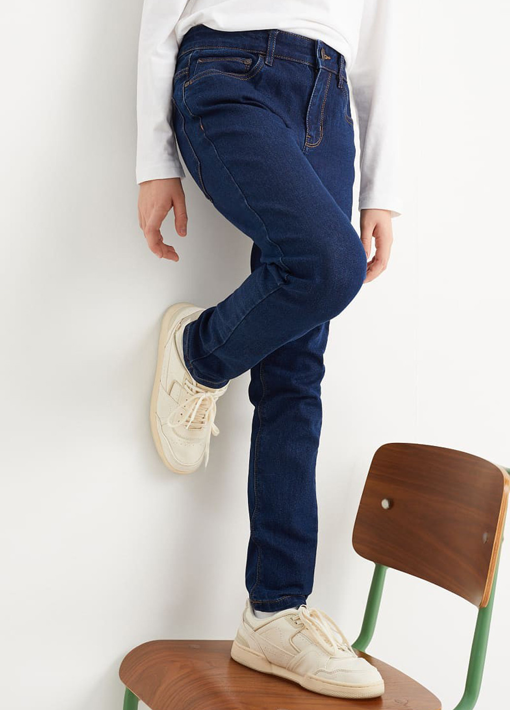 Темно-синие демисезонные джинсы C&A