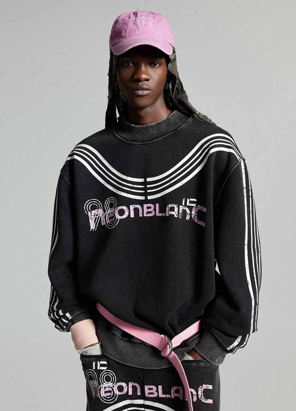 Чорний світшот SHEIN напис без декору (367005873)