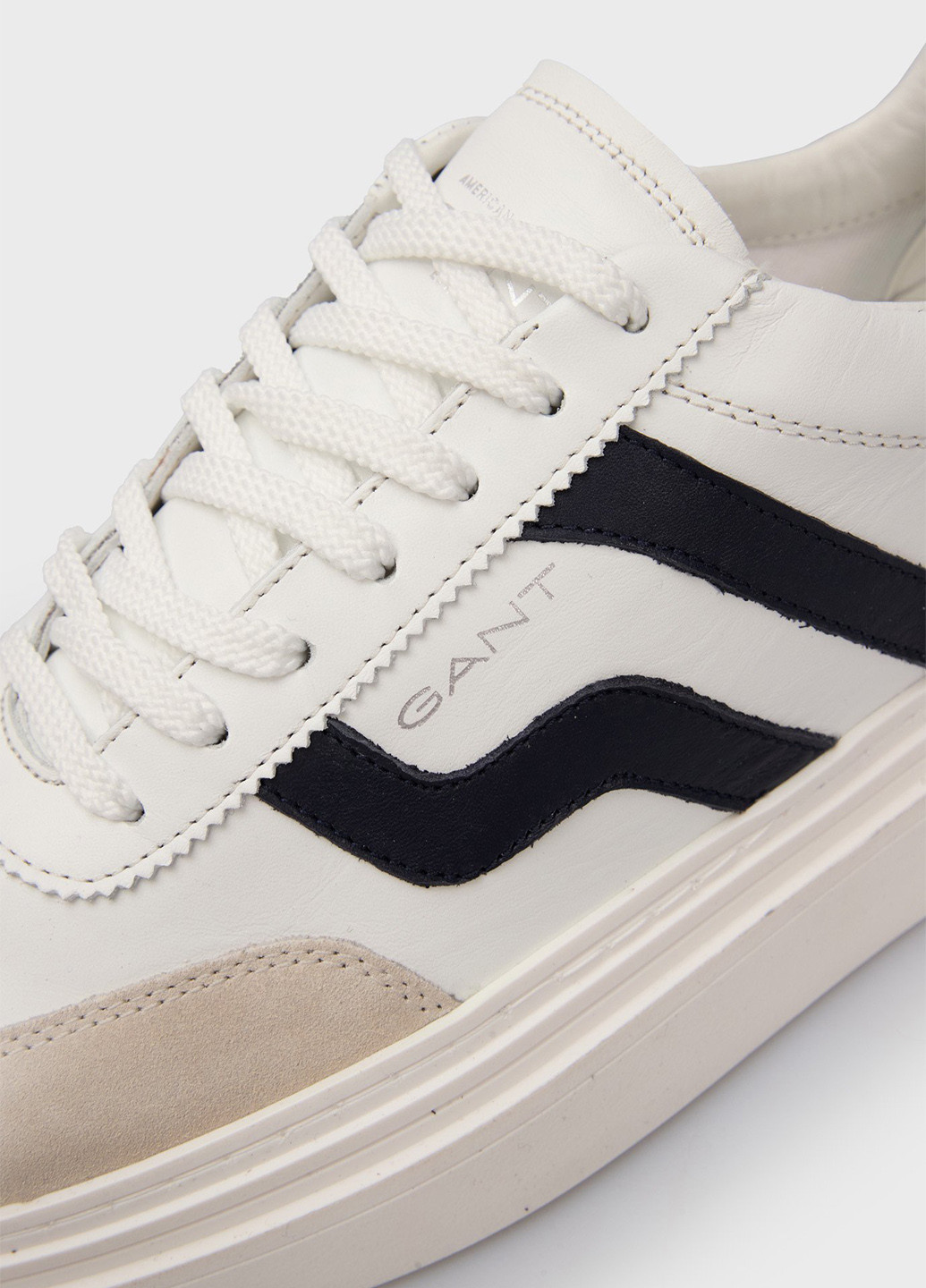 Белые демисезонные кроссовки Gant