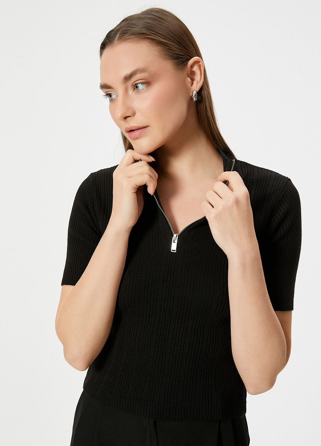 Чорний демісезонний светр KOTON