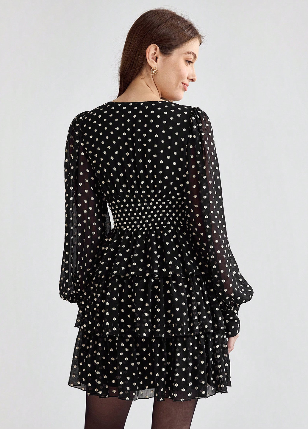 Черное кэжуал платье в стиле ампир, с юбкой-солнце SHEIN с цветочным принтом