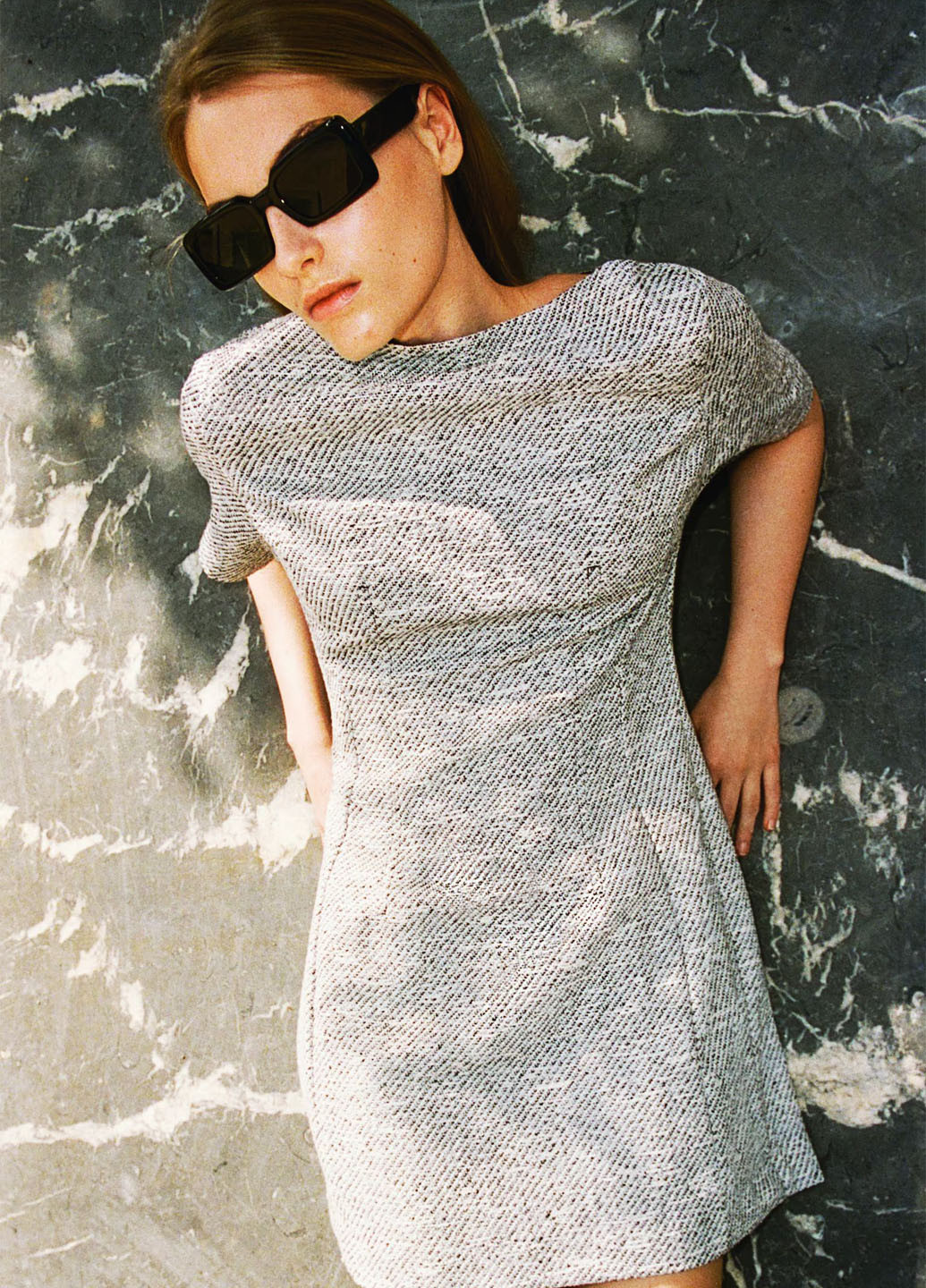 Серое кэжуал платье H&M меланжевое